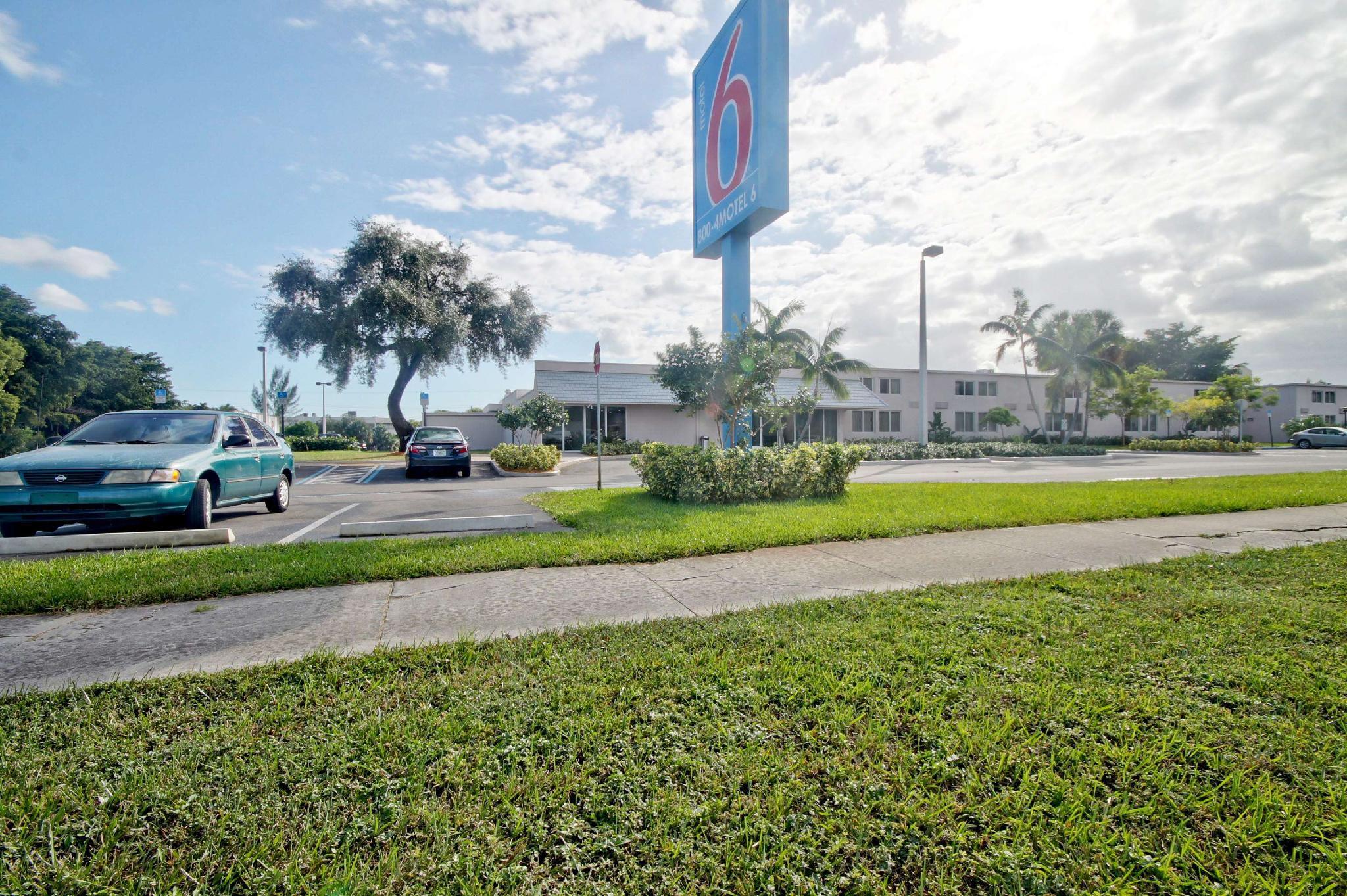 Book Motel 6 Miami – Best Hotel in Miami (FL)