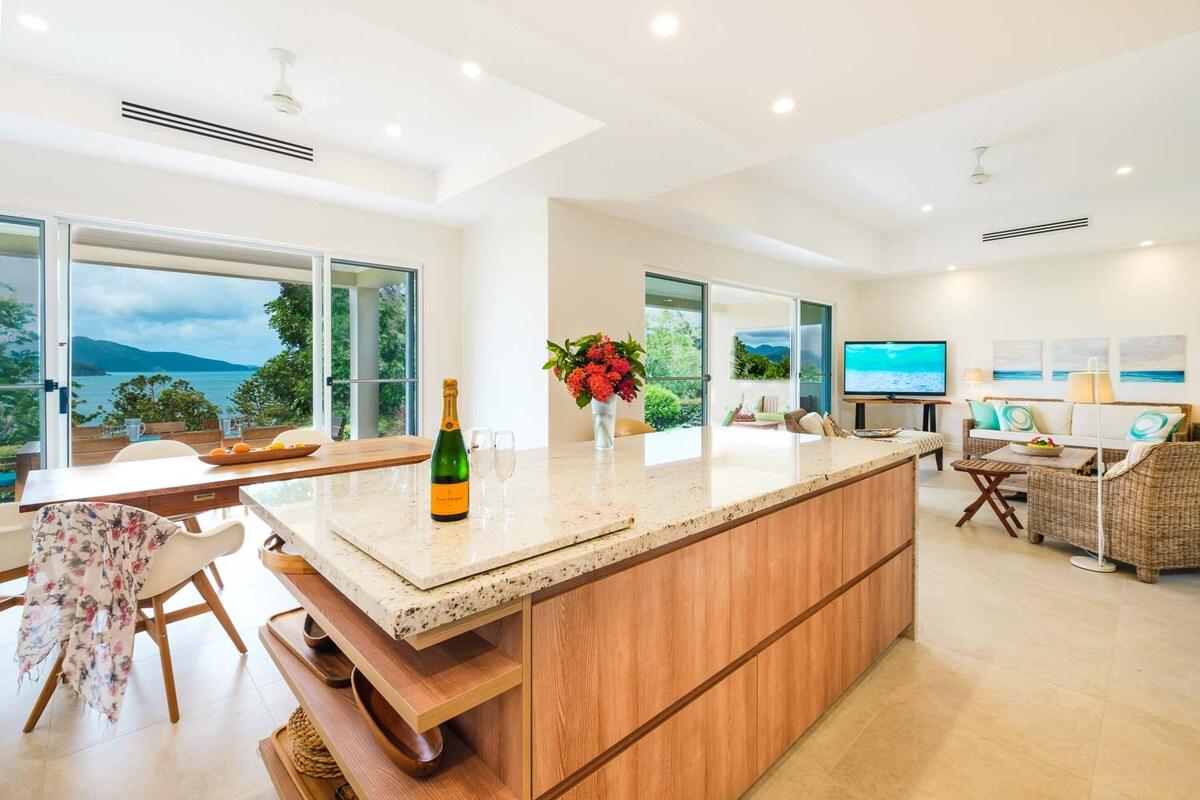 Book La Bella Waters 3 – Luxury Ocean View With Buggy – Best Hotel in Great Barrier Reef