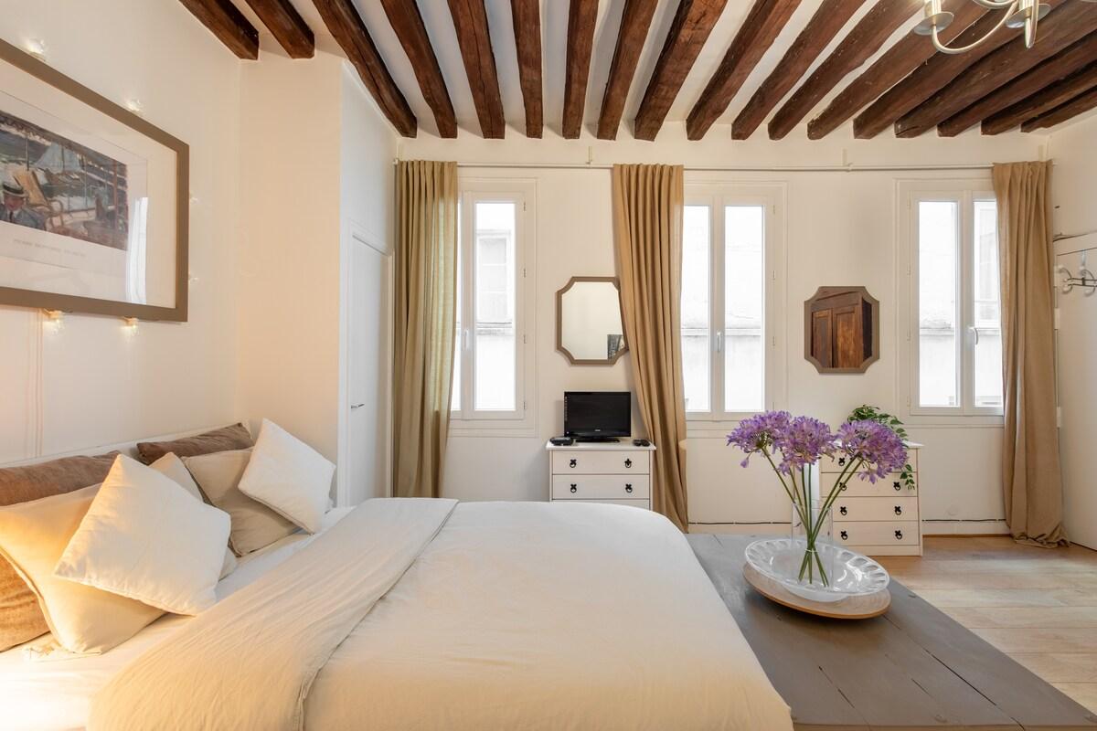 Book Geranimus Beauregard: Heart of Paris – Best Hotel in Paris