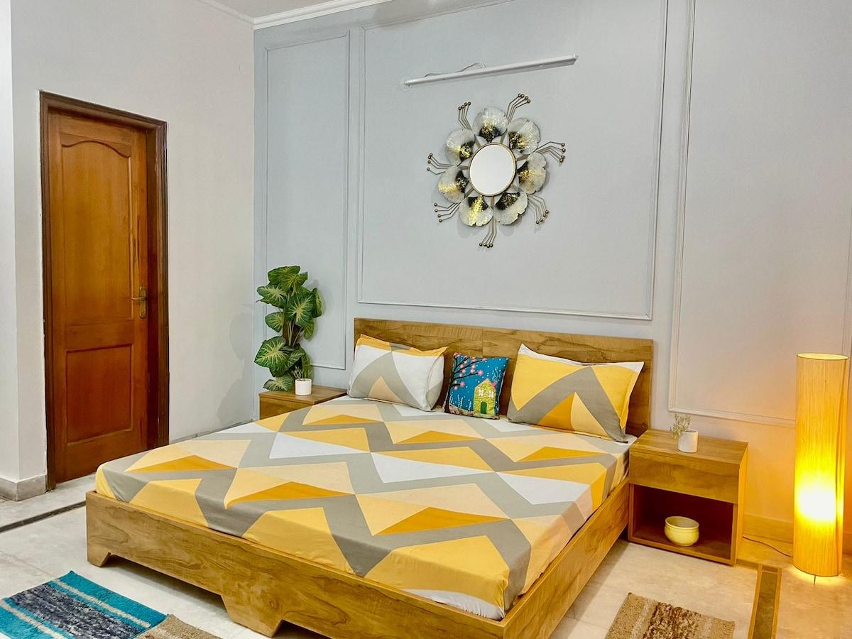 Book 31. 2bhk economical, family, homestay by instay – Best Hotel in New Delhi and NCR