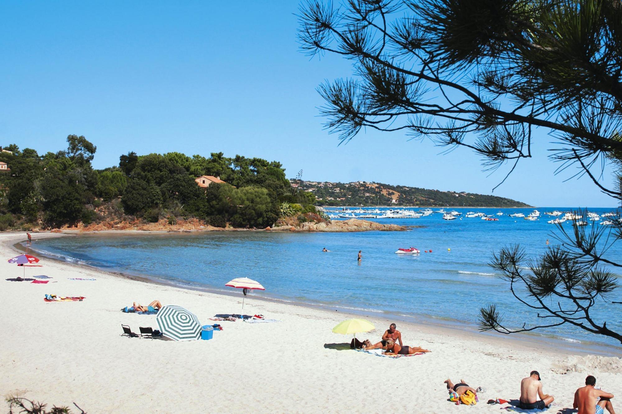 Book Residence Marina di Pinarello, 3 room apt. for 6 pers. – Best Hotel in Zonza