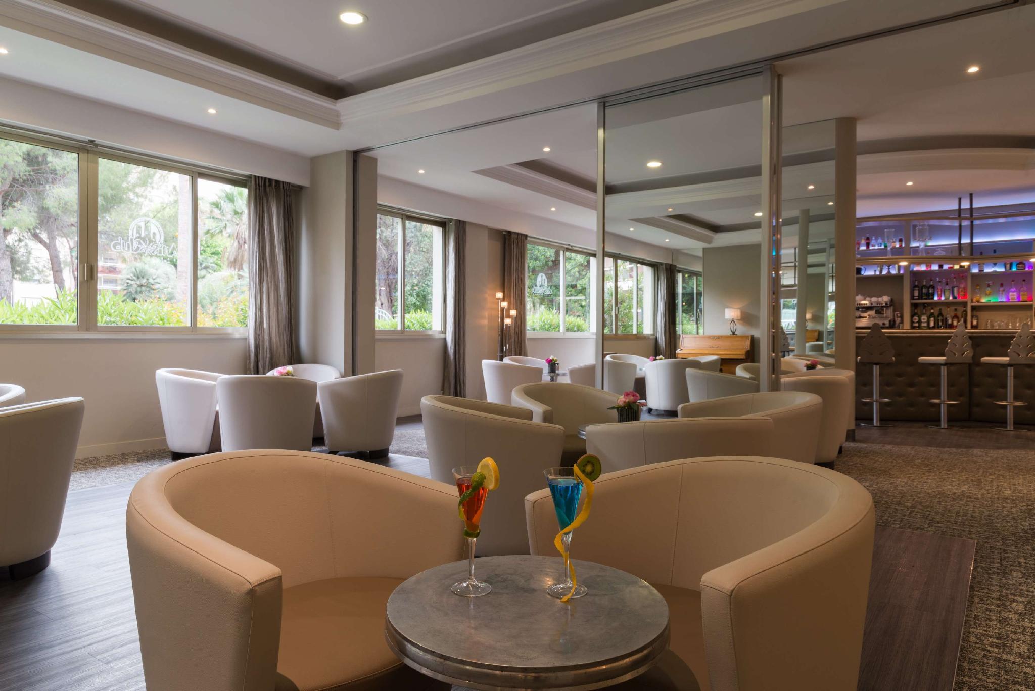 Book The Originals Boutique, Hôtel Les Strélitzias, Antibes Ouest – Best Hotel in Antibes