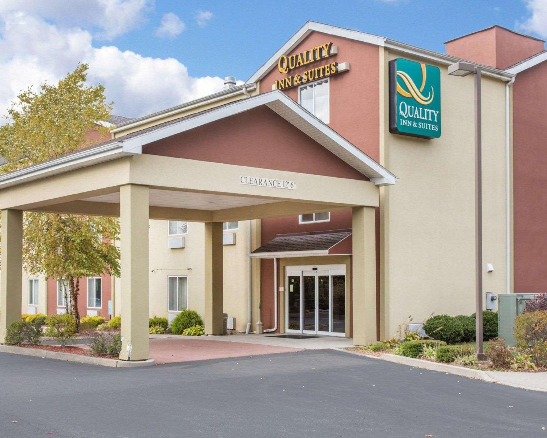 Quality Inn & Suites Stop at Quality Inn & Suites to discover the wonders of Meriden (CT). Offering a variety of facilities and services, the hotel provides all you need for a good nights sleep. Take advantage of the hot