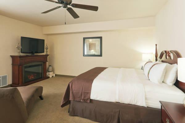 Holiday Inn Selma - Swancourt Holiday Inn Selma - Swancourt is perfectly located for both business and leisure guests in Selma (CA). The property features a wide range of facilities to make your stay a pleasant experience. All the