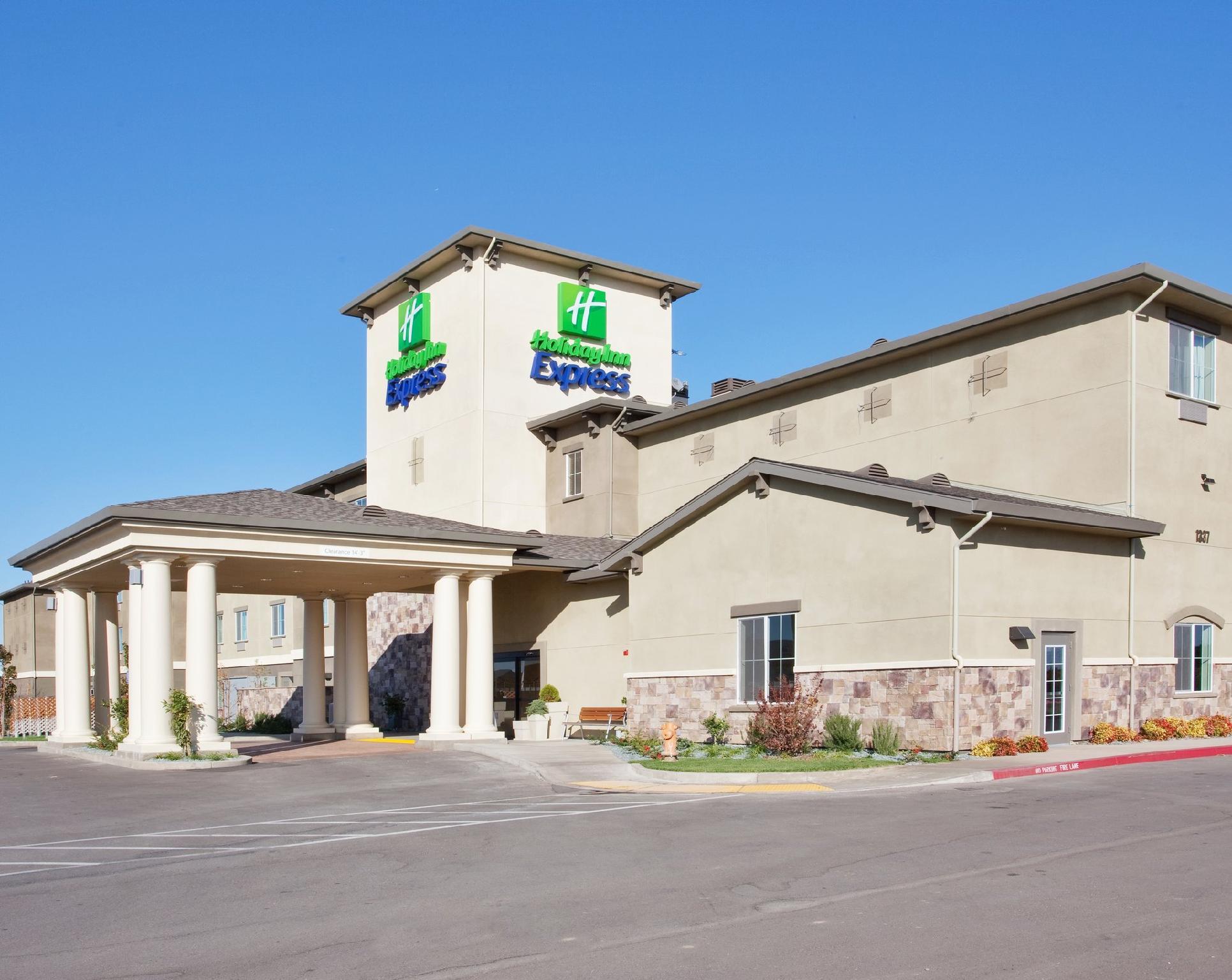 Holiday Inn Express Lodi Stop at Holiday Inn Express Lodi to discover the wonders of Lodi (CA). Featuring a complete list of amenities, guests will find their stay at the property a comfortable one. Service-minded staff will 