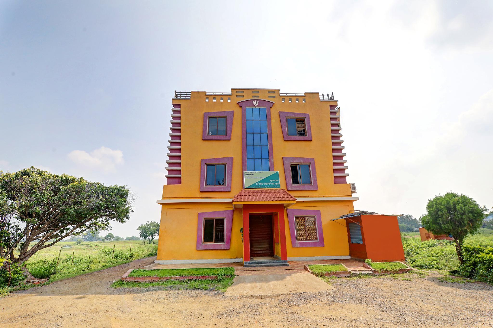 This photo about SPOT ON 62679 Hotel Saptagiri Boarding And Lodging shared on HyHotel.com