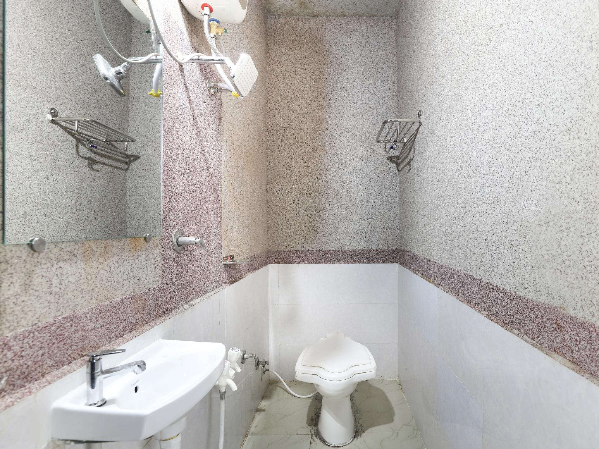 This photo about SPOT ON 61406 Murlidhar Hotel And Guest House shared on HyHotel.com