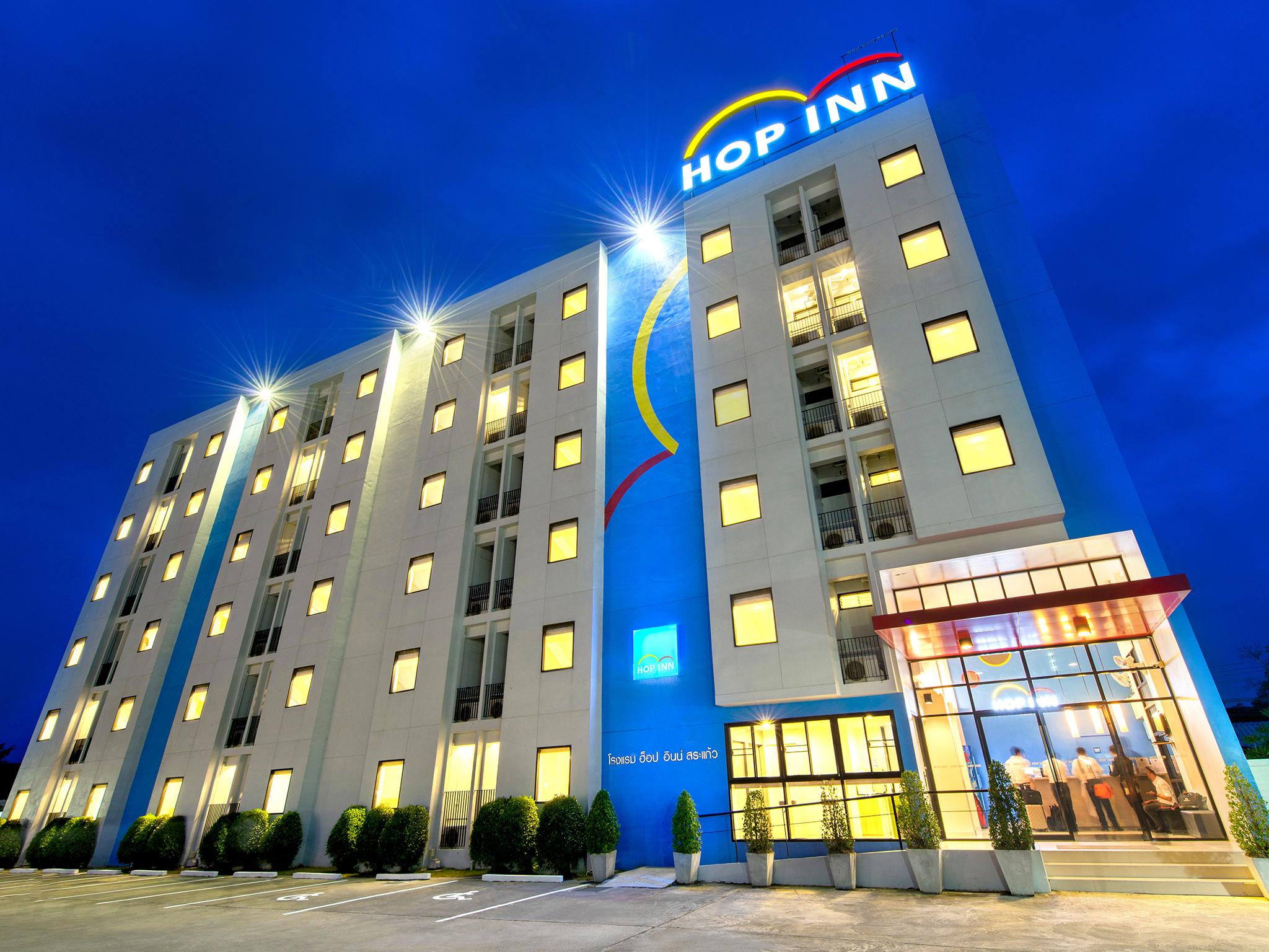 Hop Inn Trang Ideally located in the prime touristic area of Trang City Center, Hop Inn Trang promises a relaxing and wonderful visit. Both business travelers and tourists can enjoy the hotels facilities and servi