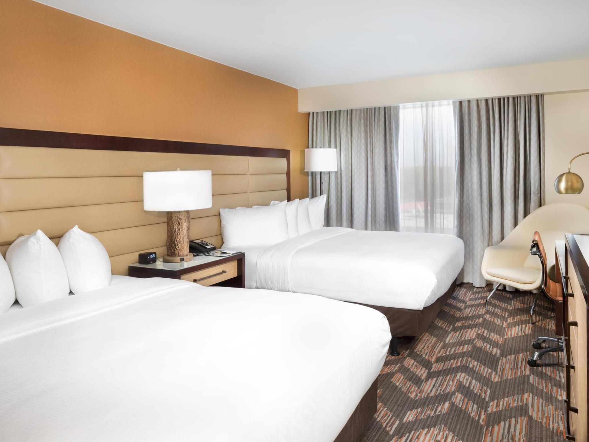 DoubleTree by Hilton Lawrence DoubleTree by Hilton Lawrence is conveniently located in the popular Deerfield area. The hotel offers a wide range of amenities and perks to ensure you have a great time. Facilities for disabled guest