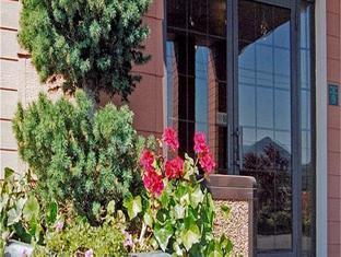 Holiday Inn Express Grants Pass Ideally located in the prime touristic area of Northeast Grants Pass, Holiday Inn Express Grants Pass promises a relaxing and wonderful visit. Both business travelers and tourists can enjoy the hotel