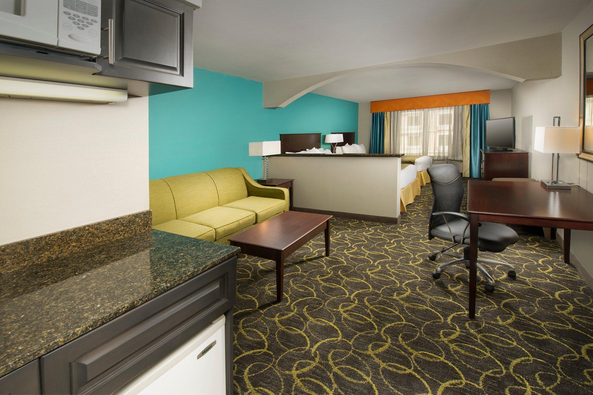 Slide image 1 for Holiday Inn Express Hotel and Suites DFW-Grapevine