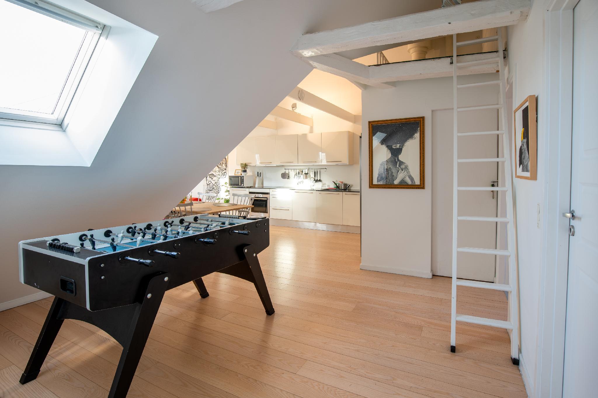 This photo about High-end penthouse with private roof top terrace shared on HyHotel.com