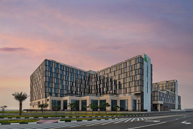 Holiday Inn Dubai Al-Maktoum Airport, Dubai