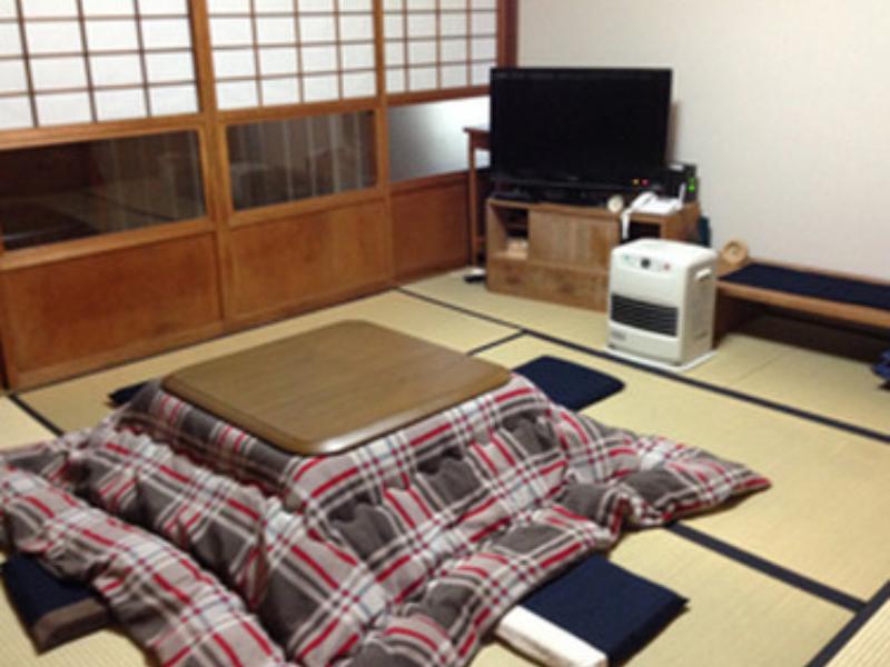 Guest House YAMASHITA-YA Guest House YAMASHITA-YA is perfectly located for both business and leisure guests in Toyama. Featuring a complete list of amenities, guests will find their stay at the property a comfortable one. Ser