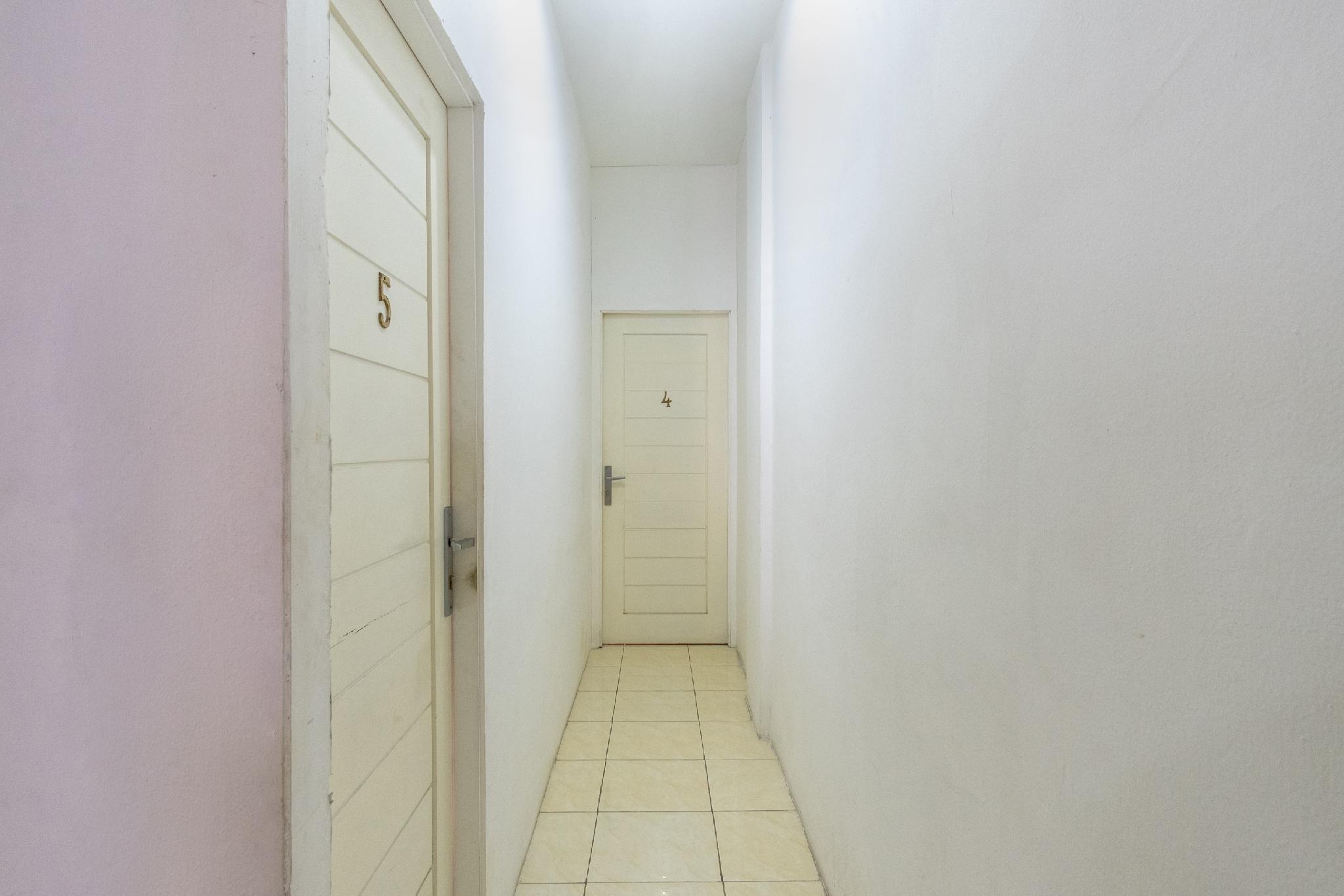 This photo about OYO 2560 VJ Living Syariah shared on HyHotel.com