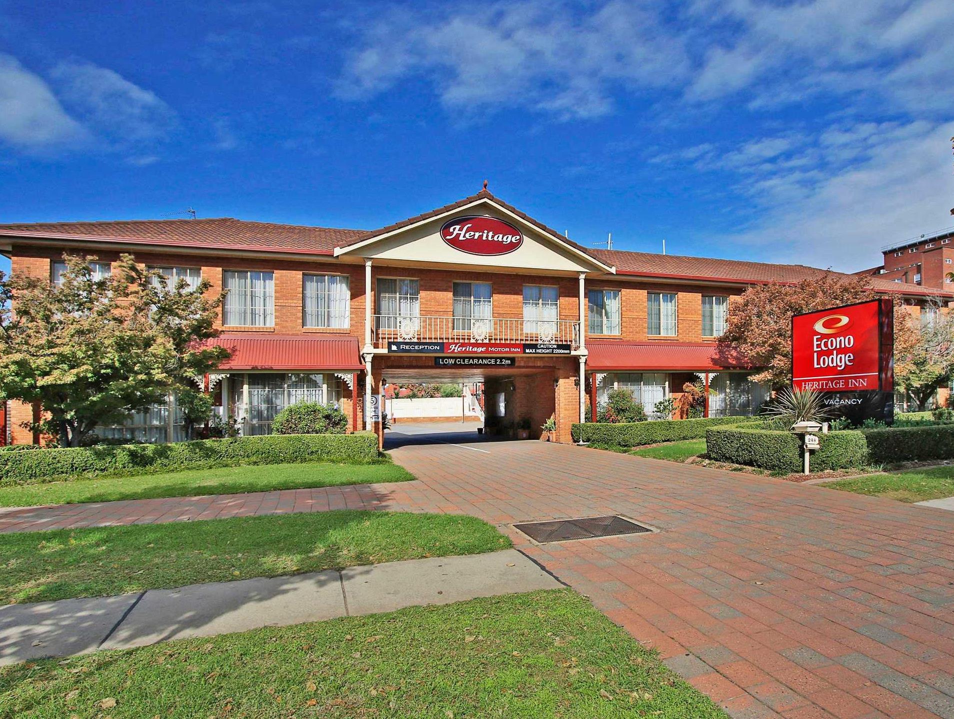 Comfort Inn Heritage Wagga Econo Lodge Heritage Inn Wagga is a popular choice amongst travelers in Wagga Wagga, whether exploring or just passing through. The hotel offers a wide range of amenities and perks to ensure you have 