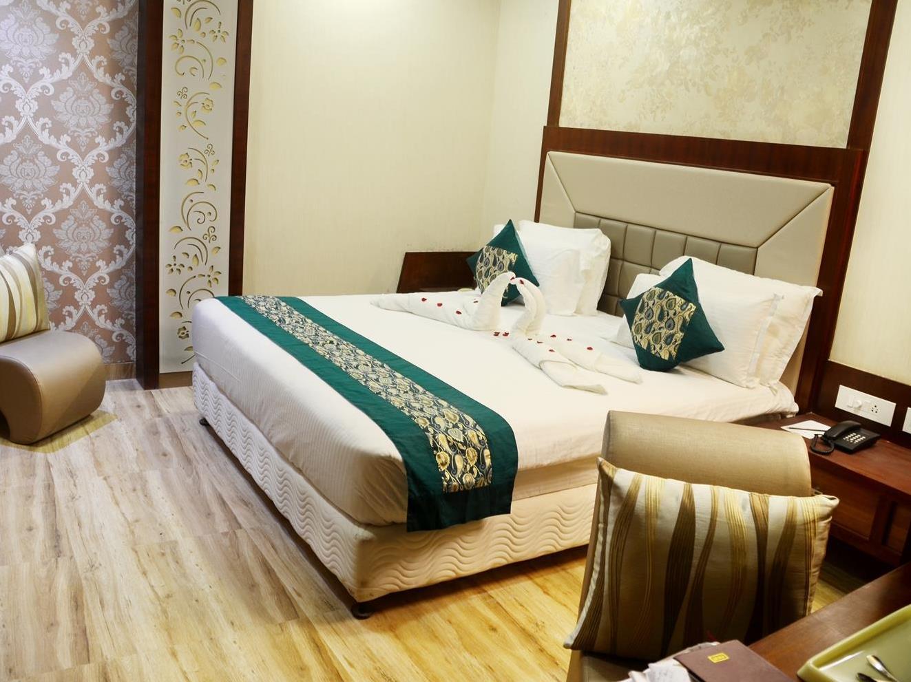 THE LANDMARK HOTEL THE LANDMARK HOTEL is perfectly located for both business and leisure guests in Varanasi. Both business travelers and tourists can enjoy the hotels facilities and services. 24-hour room service, free