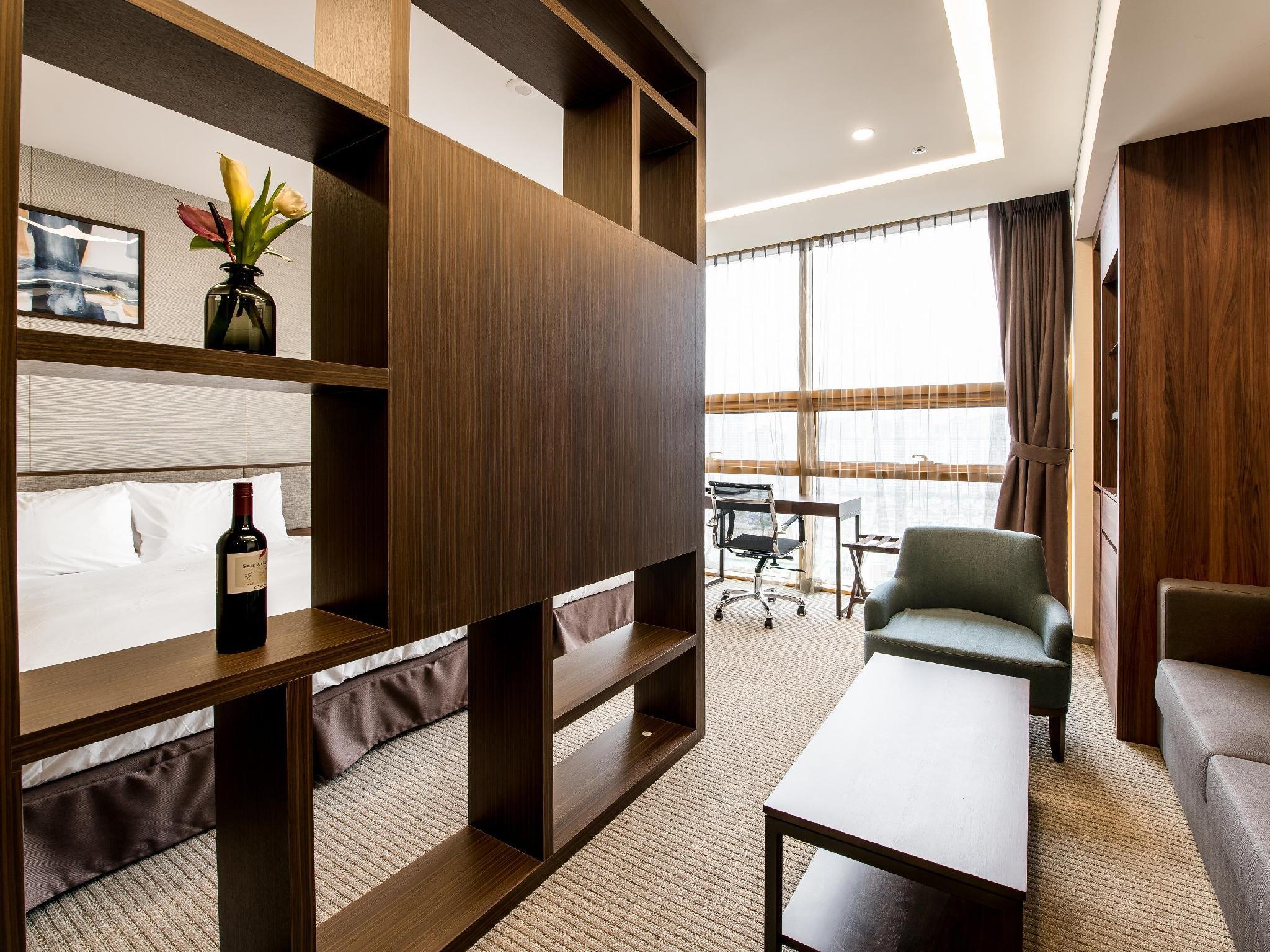 Ramada Incheon Hotel Stop at Ramada Incheon Hotel to discover the wonders of Incheon. The property features a wide range of facilities to make your stay a pleasant experience. Service-minded staff will welcome and guide y