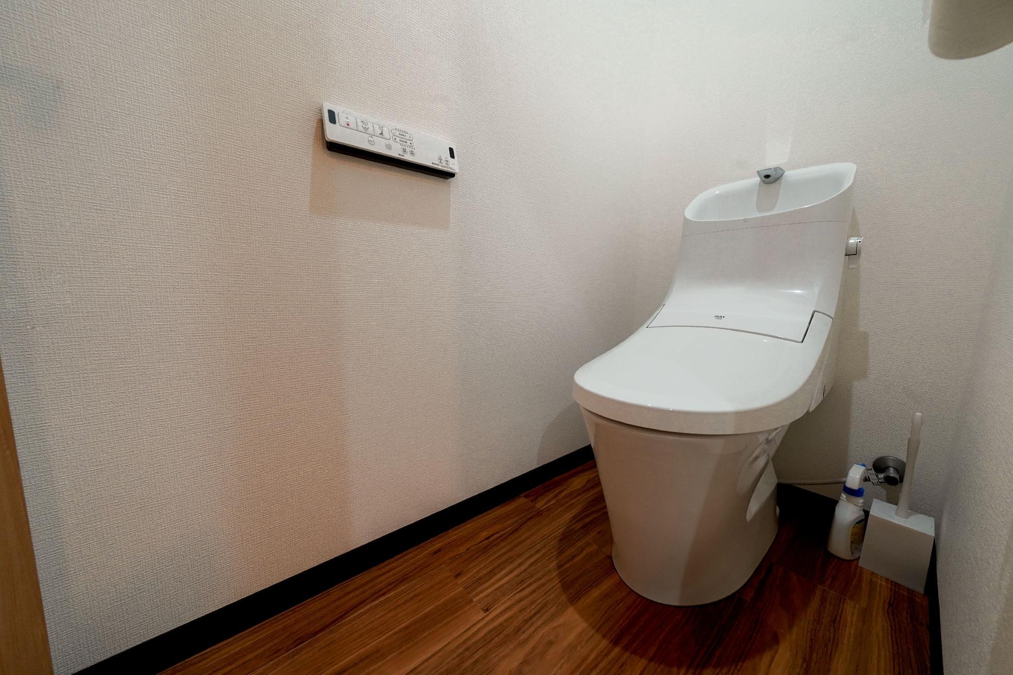 This photo about Okachimachi Station 6 min, Ueno Station 10 min db shared on HyHotel.com