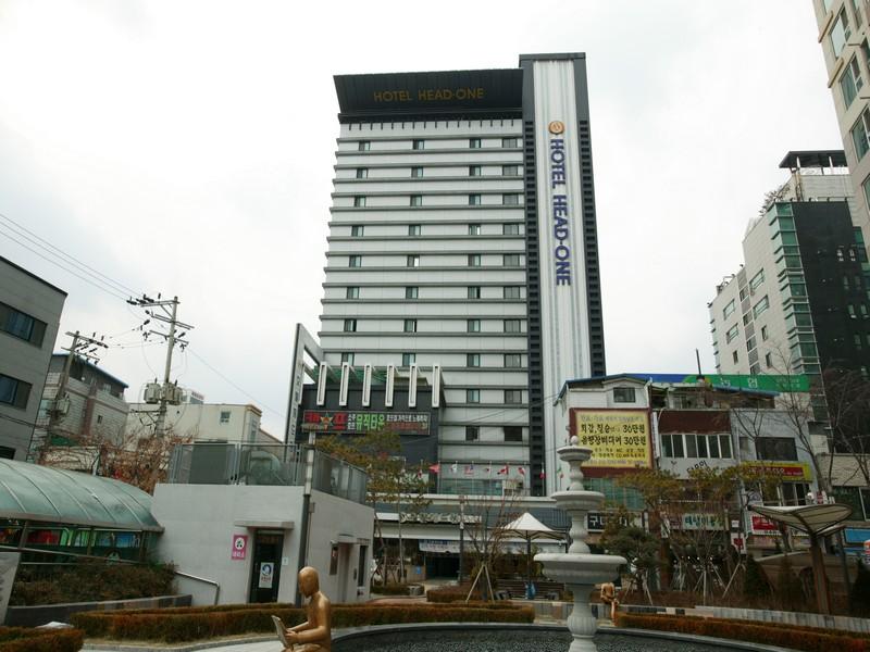 Hotel Head-One Hotel Head-One is conveniently located in the popular Uijeongbu dong area. The hotel offers guests a range of services and amenities designed to provide comfort and convenience. Take advantage of the 