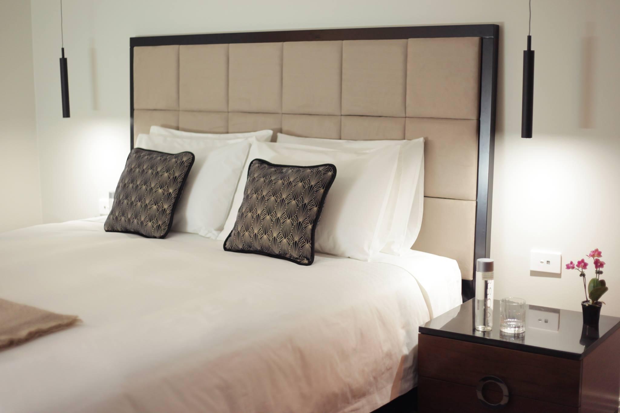 Ellen Hotel The 5-star Ellen Hotel offers comfort and convenience whether youre on business or holiday in Port Pirie. The hotel offers a wide range of amenities and perks to ensure you have a great time. Free Wi