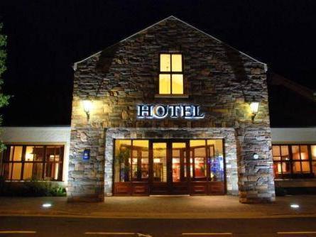 Dunsilly Hotel Dunsilly Hotel is perfectly located for both business and leisure guests in Antrim. Both business travelers and tourists can enjoy the hotels facilities and services. Facilities for disabled guests, 