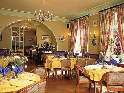 Logis Hotel Restaurant Remotel Remotel is perfectly located for both business and leisure guests in Knutange. Offering a variety of facilities and services, the hotel provides all you need for a good nights sleep. Take advantage o