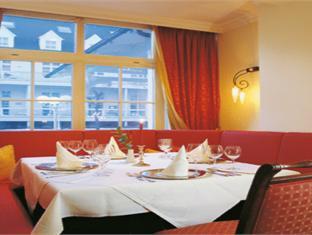 Hotel Vier Jahreszeiten Binz klimaneutral Stop at Hotel Vier Jahreszeiten Binz to discover the wonders of Ostseebad Binz. Both business travelers and tourists can enjoy the hotels facilities and services. All the necessary facilities, includ