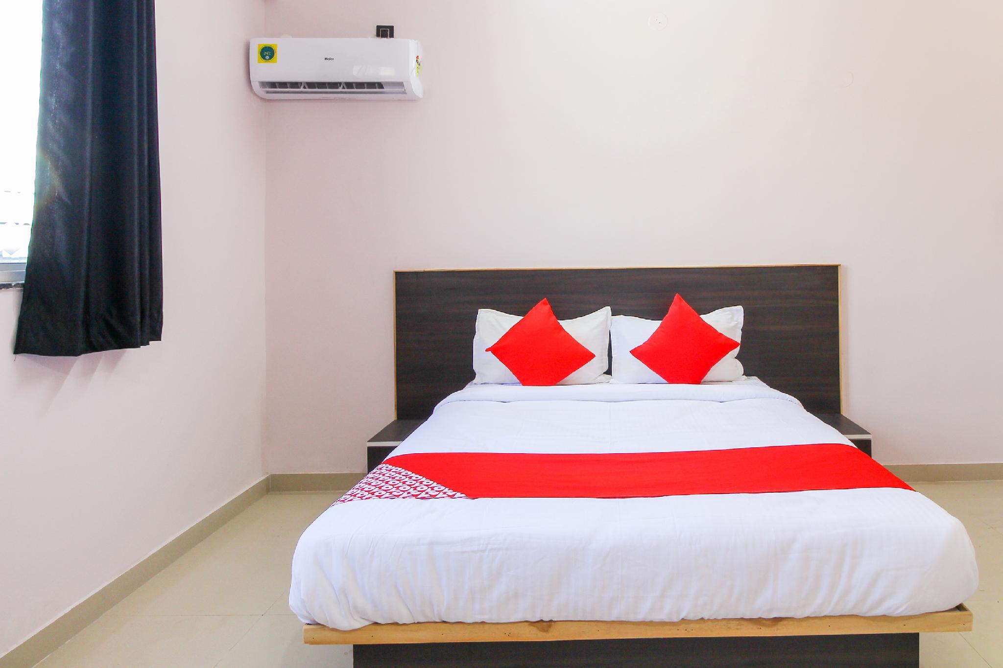 OYO 69560 Hotel Kaveri Lodge, Pune