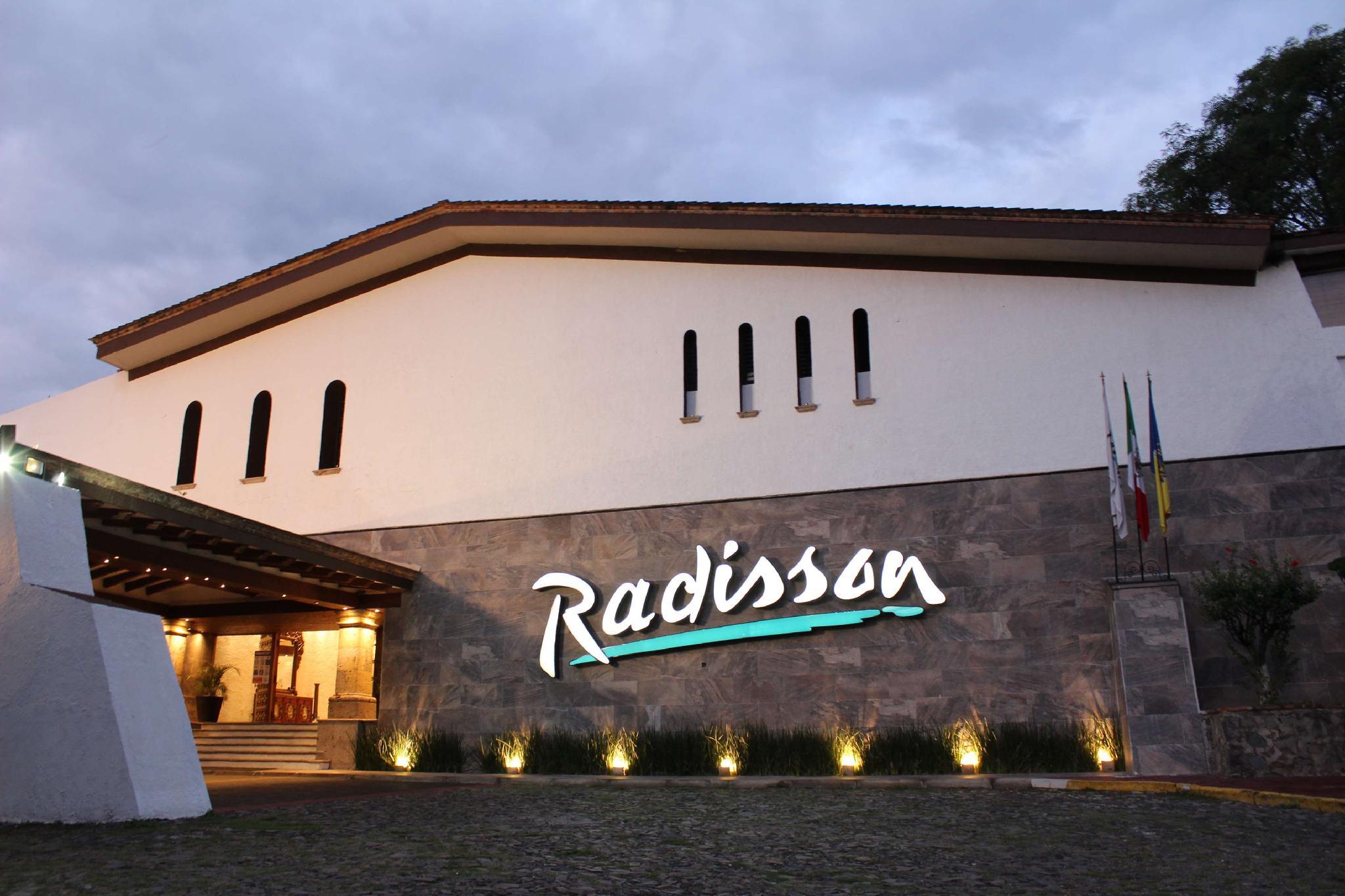 Radisson Hotel Tapatio Guadalajara Set in a prime location of Guadalajara, Hotel el Tapatio and Resort puts everything the city has to offer just outside your doorstep. Featuring a satisfying list of amenities, guests will find their s