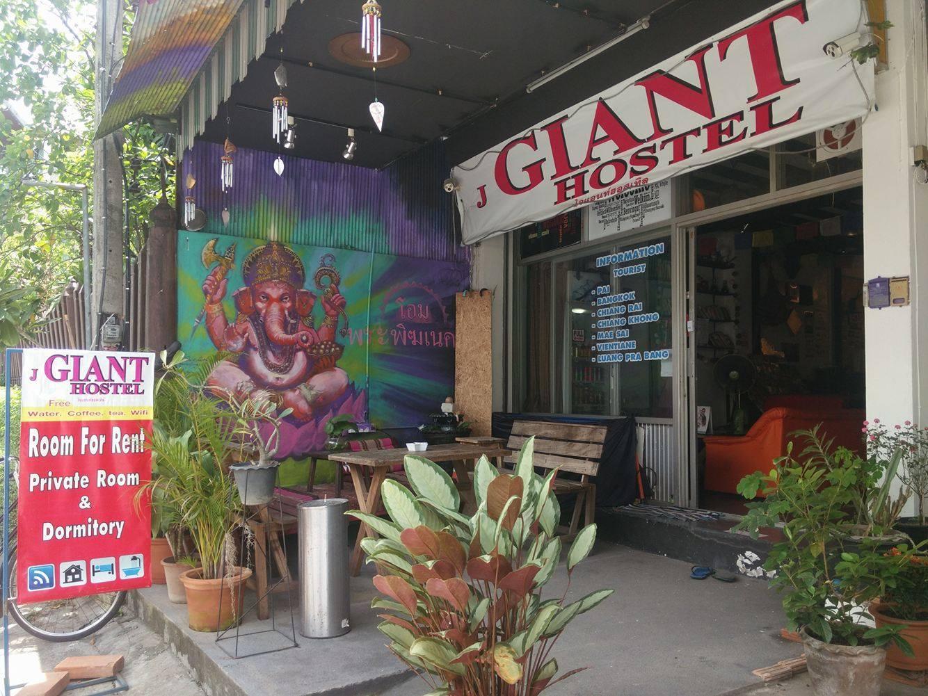 Giant Hostel Located in Old City, Giant Hostel is a perfect starting point from which to explore Chiang Mai. The hotel offers a wide range of amenities and perks to ensure you have a great time. To be found at the