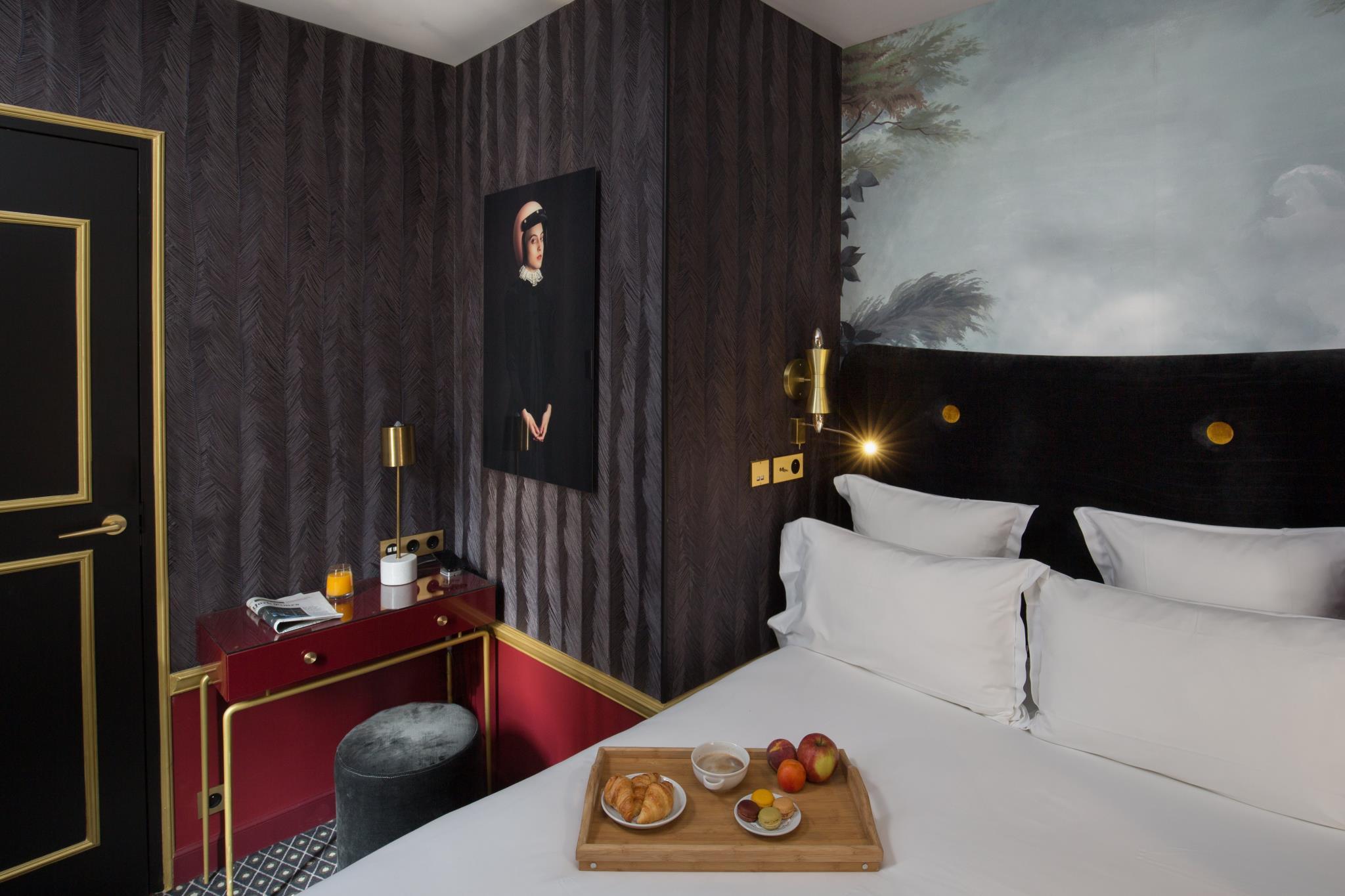 Snob Hotel By Elegancia The 4-star Snob Hotel By Elegancia offers comfort and convenience whether youre on business or holiday in Paris. The hotel offers a high standard of service and amenities to suit the individual needs