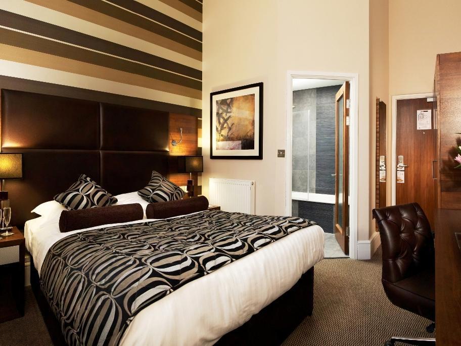 De Vere Beaumont Estate Ideally located in the prime touristic area of Windsor, De Vere Beaumont Estate promises a relaxing and wonderful visit. Offering a variety of facilities and services, the hotel provides all you need 