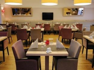 Residhome Paris Evry Hotel Residhome Paris Evry Hotel is perfectly located for both business and leisure guests in Evry. Offering a variety of facilities and services, the hotel provides all you need for a good nights sleep. T