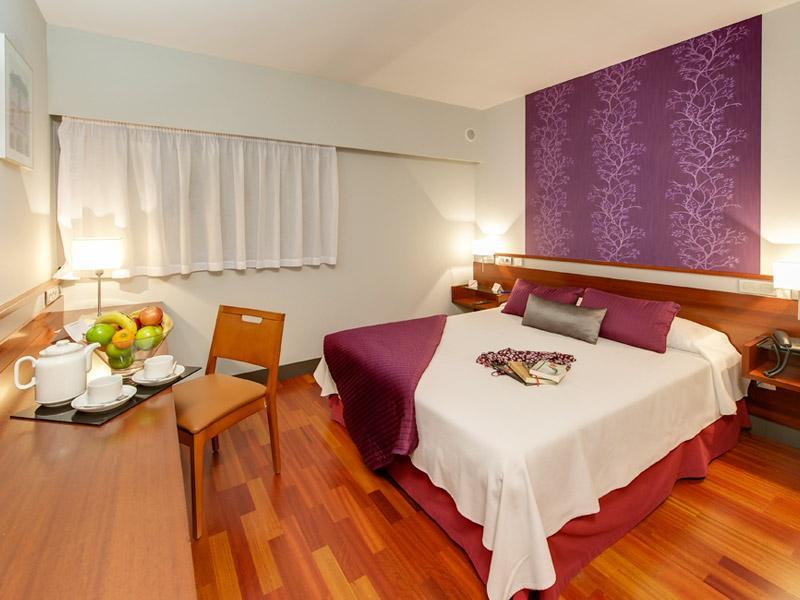 Hostal Torrejon Stop at Hostal Torrejon to discover the wonders of Madrid. The property features a wide range of facilities to make your stay a pleasant experience. Facilities like facilities for disabled guests, Wi-