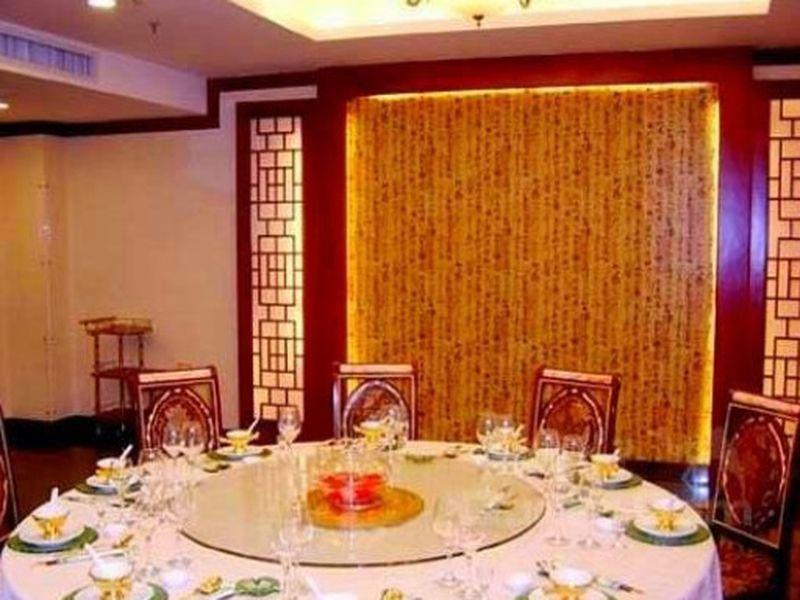 Jinjiang Nanyuan Hotel The 3-star Jinjiang Nanyuan Hotel offers comfort and convenience whether youre on business or holiday in Quanzhou. Both business travelers and tourists can enjoy the hotels facilities and services. 