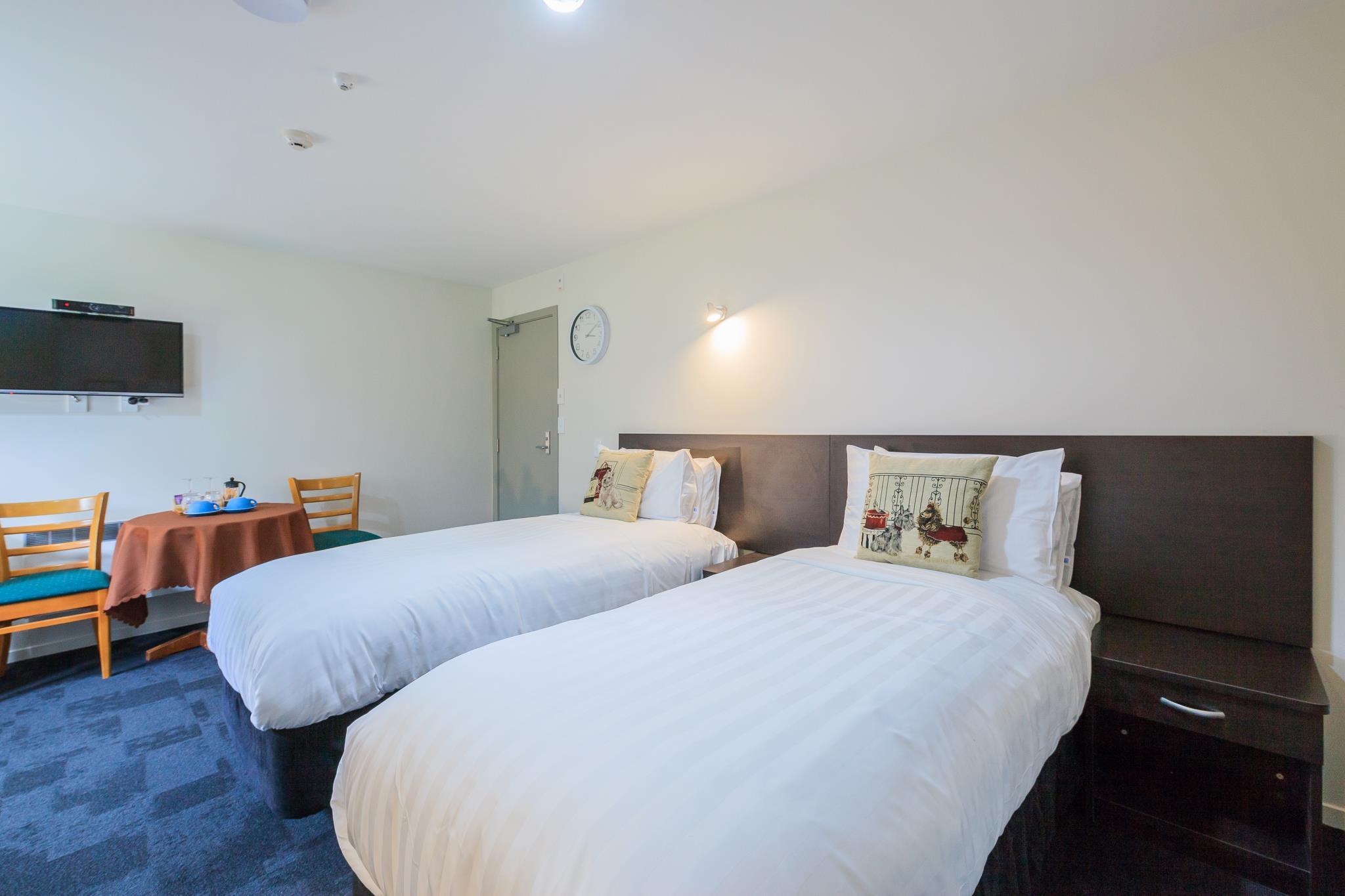 Greenlane Motel The 4-star Greenlane Motel offers comfort and convenience whether youre on business or holiday in Auckland. Offering a variety of facilities and services, the hotel provides all you need for a good n