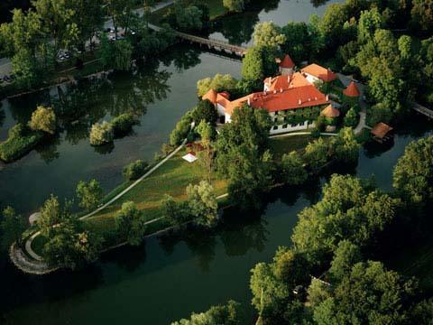 Hotel Grad Otocec - Relais Chateaux Ideally located in the prime touristic area of Otocec, Hotel Grad Otočec - Relais Chateaux promises a relaxing and wonderful visit. The hotel offers a high standard of service and amenities to suit t