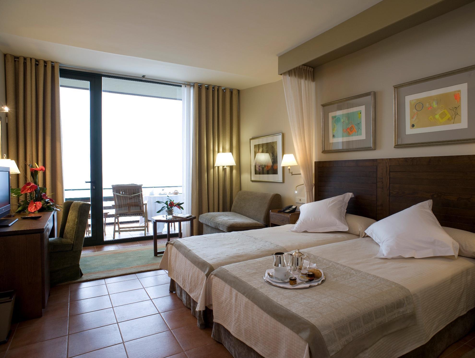 Parador de Cruz De Tejeda The 4-star Parador de Cruz De Tejeda offers comfort and convenience whether youre on business or holiday in Gran Canaria. The hotel has everything you need for a comfortable stay. All the necessary f