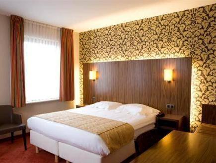 Hotel Chamade Stop at Best Western Hotel Chamade to discover the wonders of Ghent. The property features a wide range of facilities to make your stay a pleasant experience. Take advantage of the hotels luggage sto