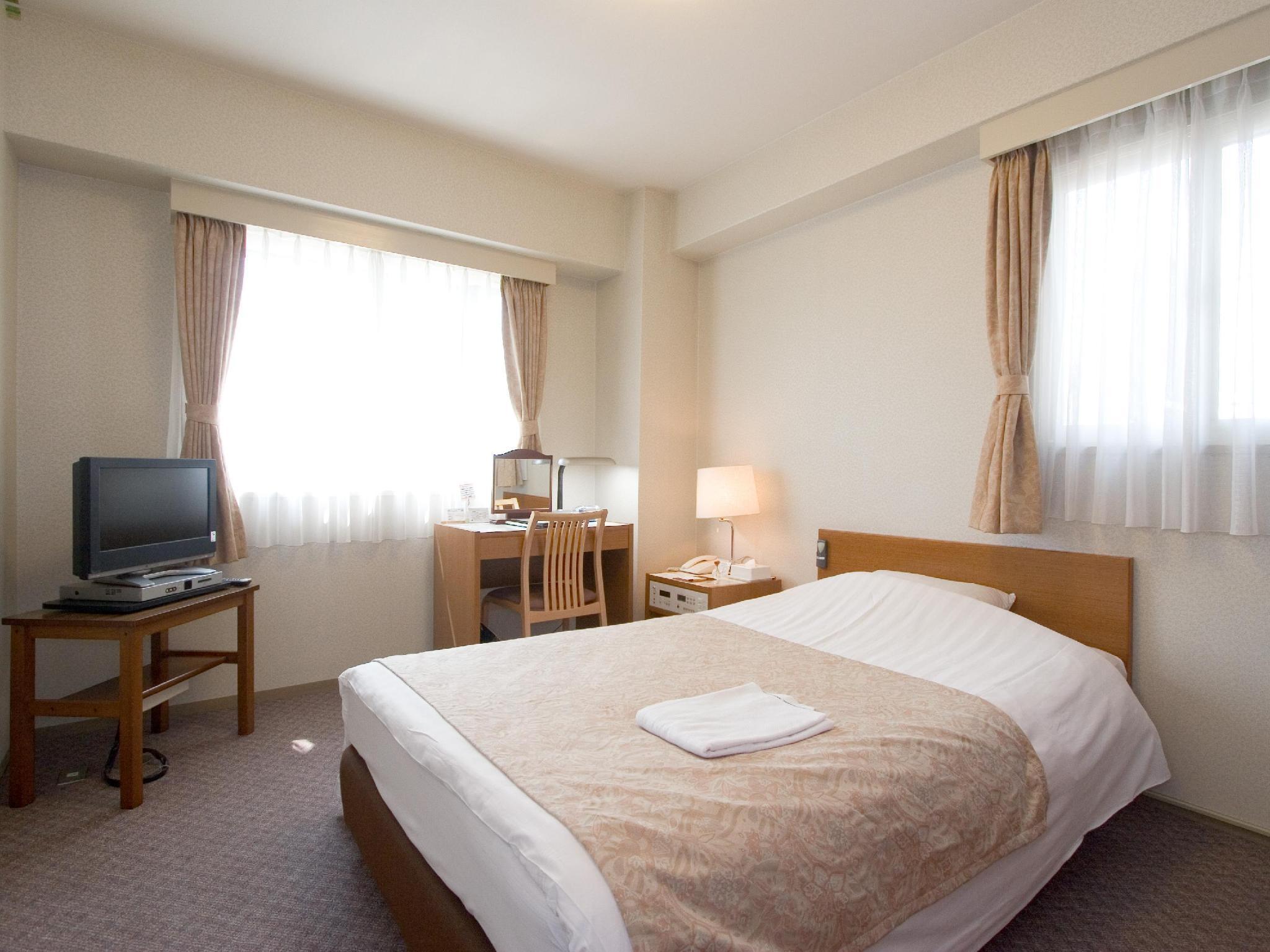 Kishibe Station Hotel Set in a prime location of Osaka, Kishibe Station Hotel puts everything the city has to offer just outside your doorstep. The hotel offers a wide range of amenities and perks to ensure you have a grea