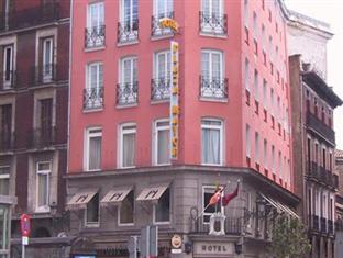 Hotel Plaza Mayor Located in City Center, Hotel Plaza Mayor is a perfect starting point from which to explore Madrid. The hotel offers a wide range of amenities and perks to ensure you have a great time. Free Wi-Fi in 