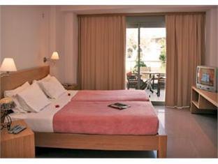 Maria Apartments Stop at Maria Apartments to discover the wonders of Crete Island. The hotel offers a wide range of amenities and perks to ensure you have a great time. All the necessary facilities, including express 