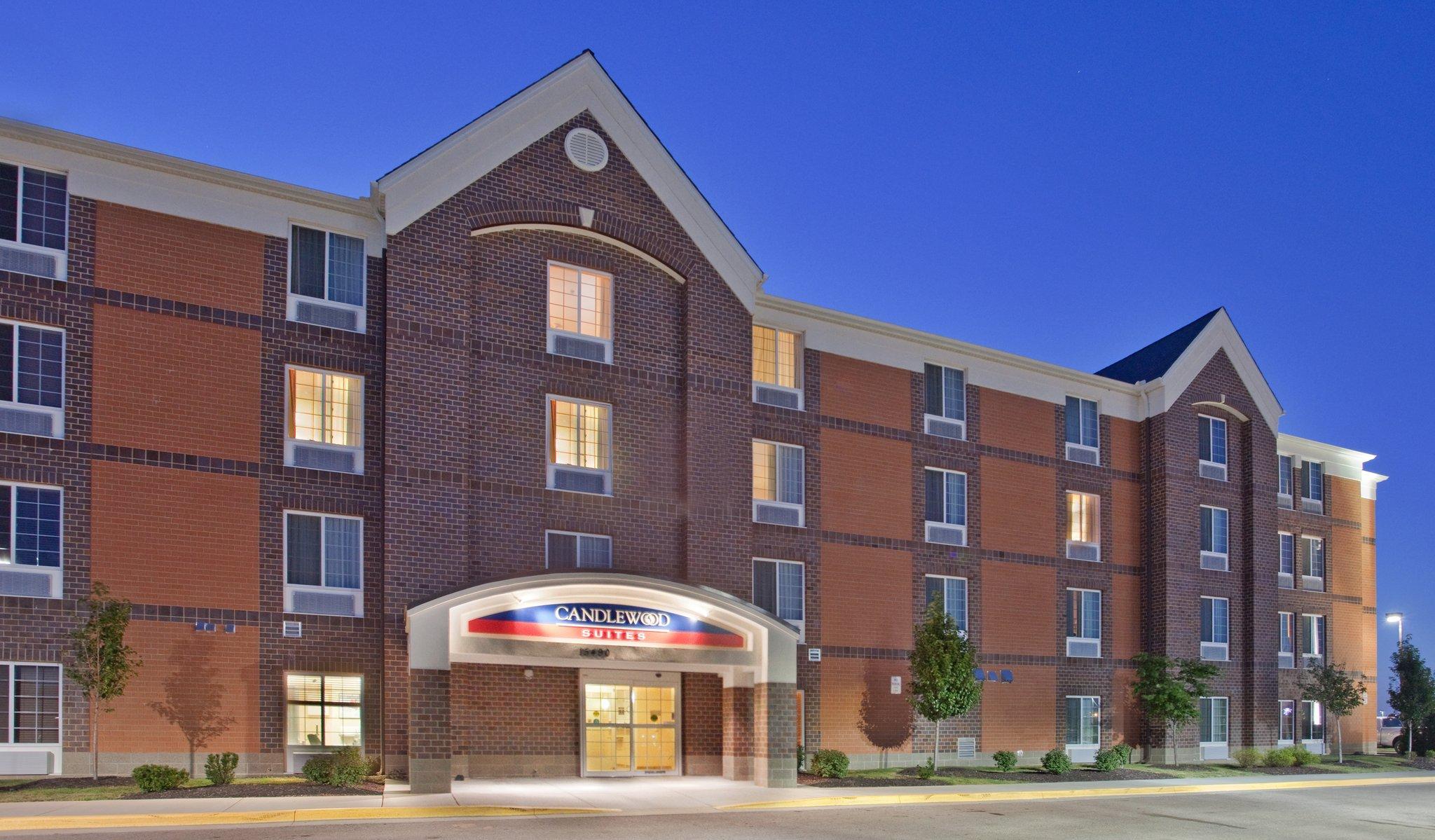 Candlewood Suites Olathe Candlewood Suites Olathe is conveniently located in the popular Olathe area. The hotel offers a wide range of amenities and perks to ensure you have a great time. Service-minded staff will welcome and