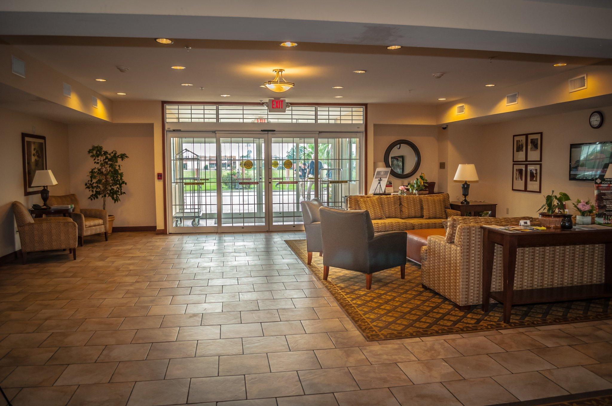 Candlewood Suites New Iberia Candlewood Suites New Iberia is conveniently located in the popular New Iberia area. Both business travelers and tourists can enjoy the hotels facilities and services. Service-minded staff will welco