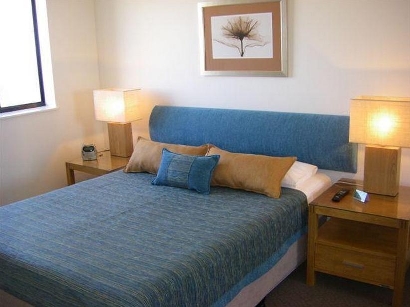 Meridian Caloundra Accommodation Set in a prime location of Sunshine Coast, Meridian Caloundra Accommodation puts everything the city has to offer just outside your doorstep. The hotel offers a high standard of service and amenities 