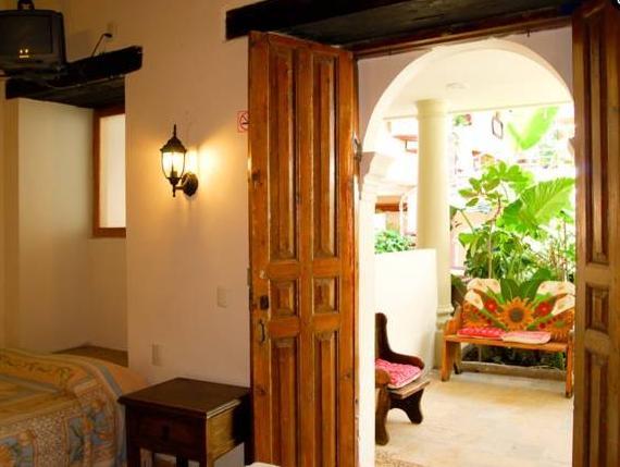 Hotel Barrio Antiguo Hotel Jardines Del Cerrillo is conveniently located in the popular San Cristobal De Las Casas area. The hotel offers a high standard of service and amenities to suit the individual needs of all travel