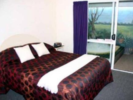 Ascot On Fenton Hotel Ideally located in the prime touristic area of Rotorua City Center, Ascot On Fenton Hotel promises a relaxing and wonderful visit. Offering a variety of facilities and services, the hotel provides all