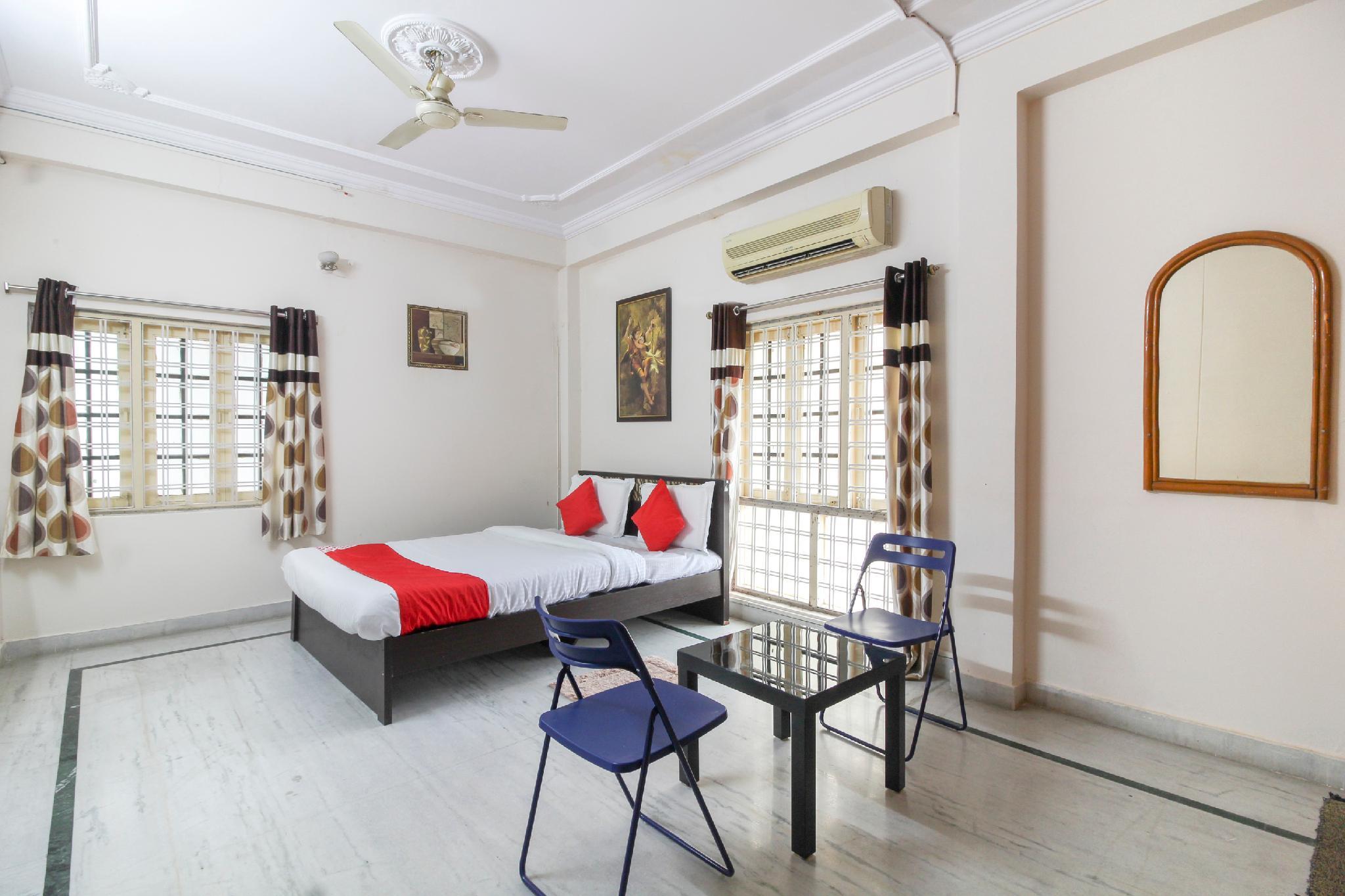 OYO 70080 Planet Pool Inn, Hyderabad