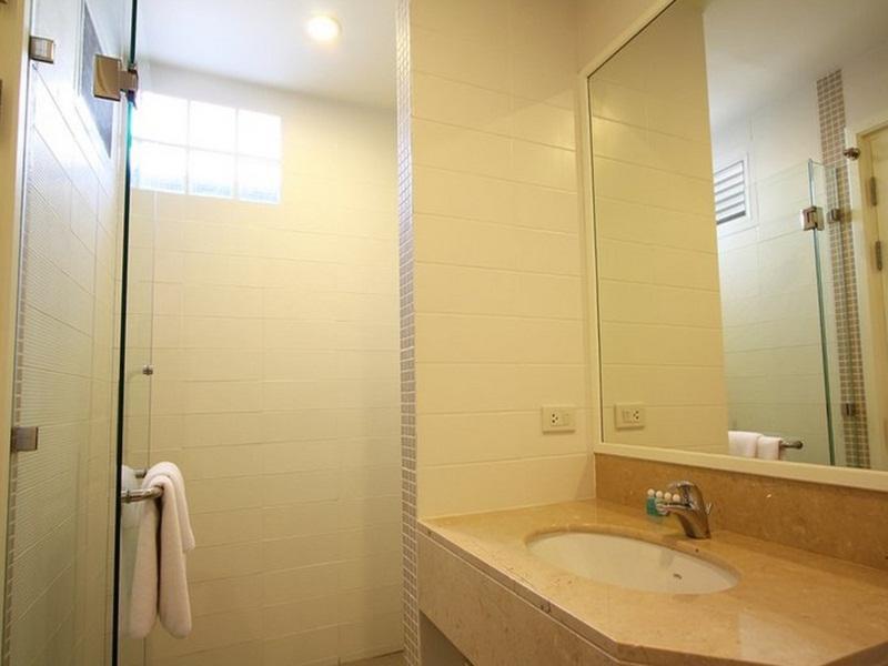 Baan Sea Talay Service Apartment Ideally located in the prime touristic area of Cha Am Beachfront, Baan Sea Talay Service Apartment promises a relaxing and wonderful visit. Offering a variety of facilities and services, the hotel pro